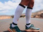 Compressport R2V3 Calf Sleeves White / Black