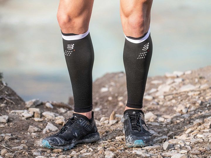 Compressport R2V2 Calf Sleeves Black