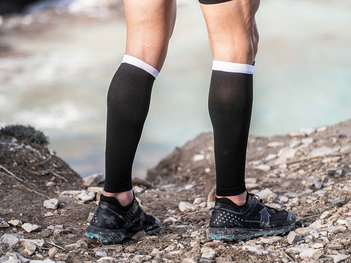 Compressport R2V2 Calf Sleeves Black