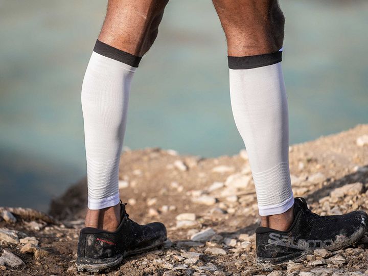 Compressport R2V2 Calf Sleeves White